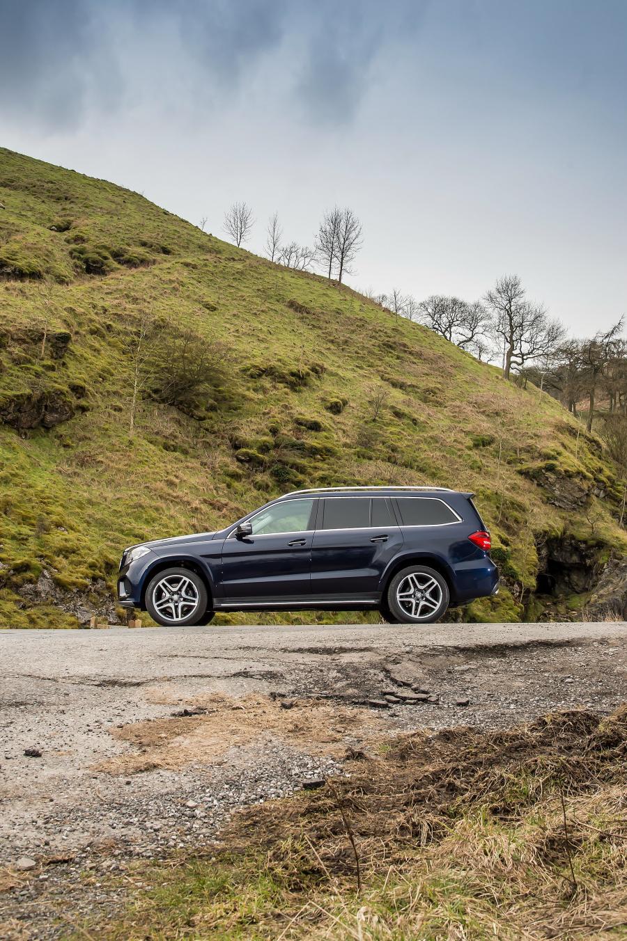  Mercedes-Benz GLS350d 4Matic AMG Line 2016 года  (UK) (фото 12 из 28)